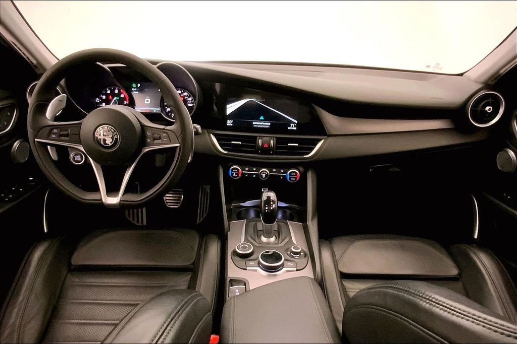 Used 2017 Alfa Romeo Giulia Ti w/ TI 19" Sport Package image 15