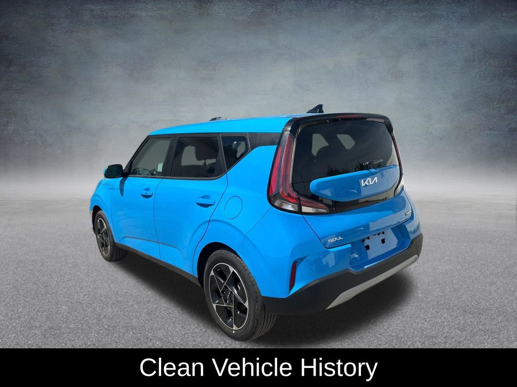 Used 2025 Kia Soul EX image 3