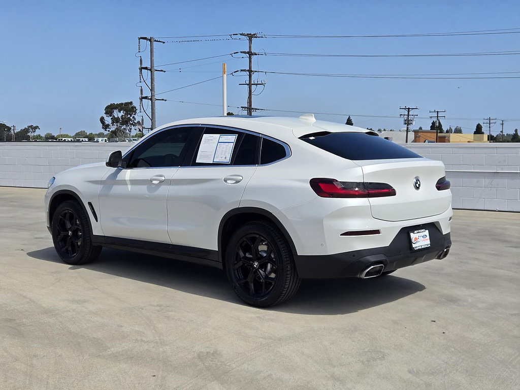 Used 2022 BMW X4 xDrive30i w/ Parking Assistance Package AWD/4WD image 6
