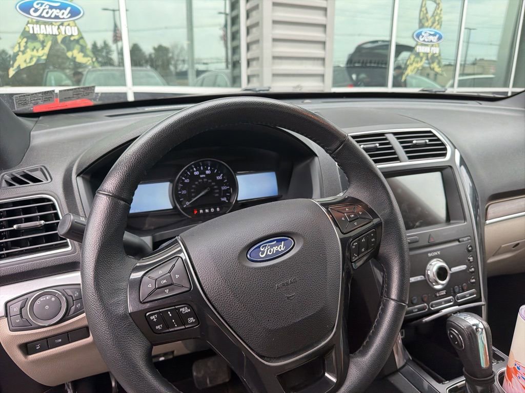 Used 2019 Ford Explorer Limited w/ Ford Safe & Smart Package image 8