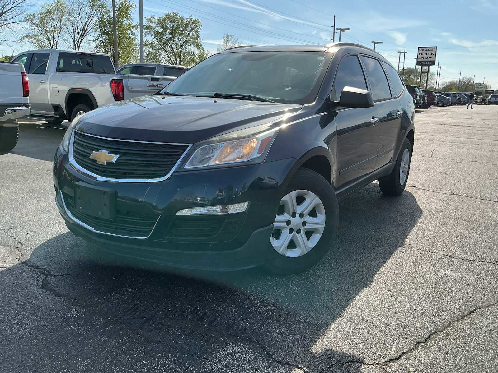 Used 2017 Chevrolet Traverse LS AWD/4WD image 3