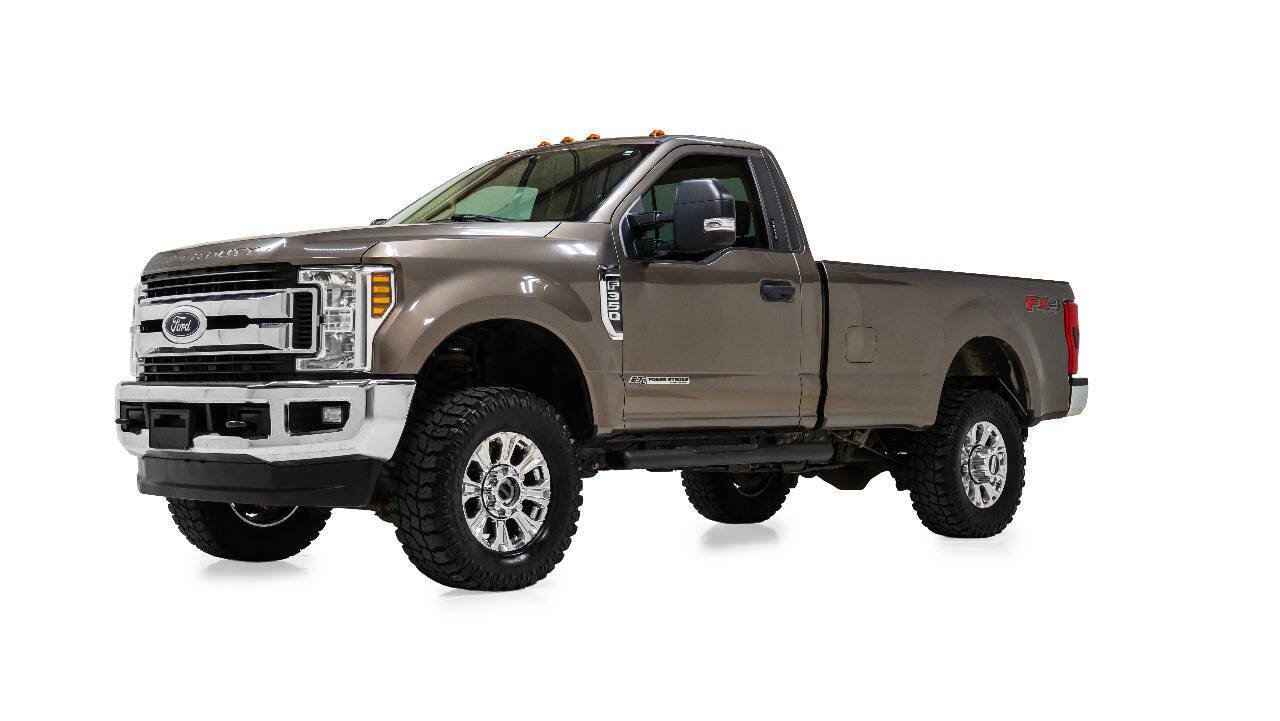 Used 2019 Ford F350 XLT w/ XLT Value Package AWD/4WD image 2