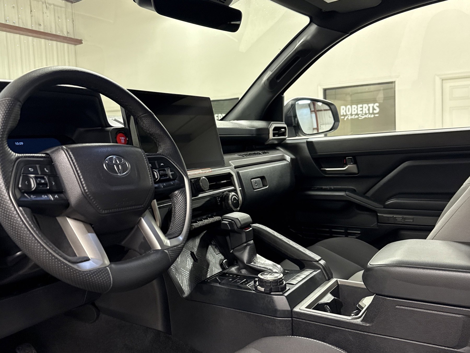 Used 2025 Toyota Tacoma SR5 image 6