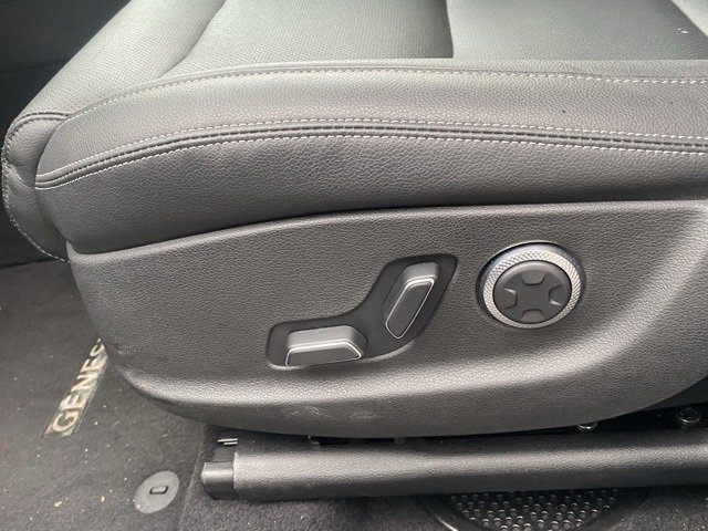 Used 2025 Genesis GV70 2.5T image 16