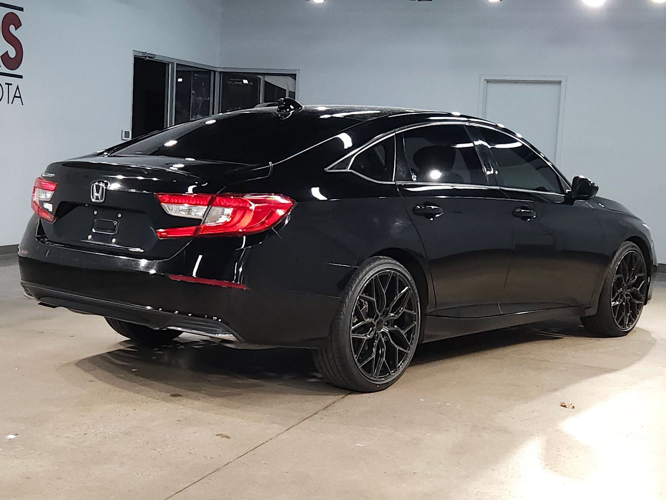 Used 2018 Honda Accord LX image 7