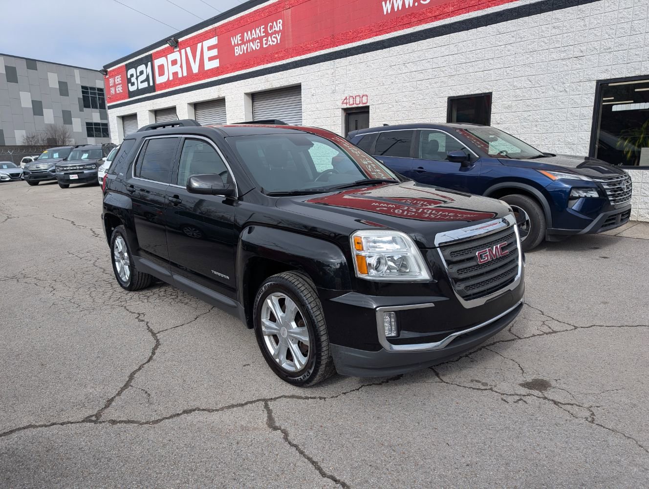 Used 2017 GMC Terrain SLE w/ Convenience Package image 4