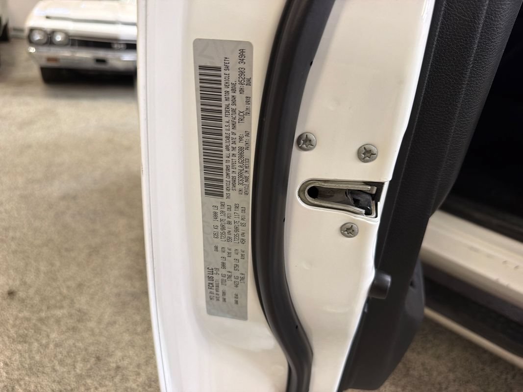 Used 2018 RAM 3500 SLT AWD/4WD image 54