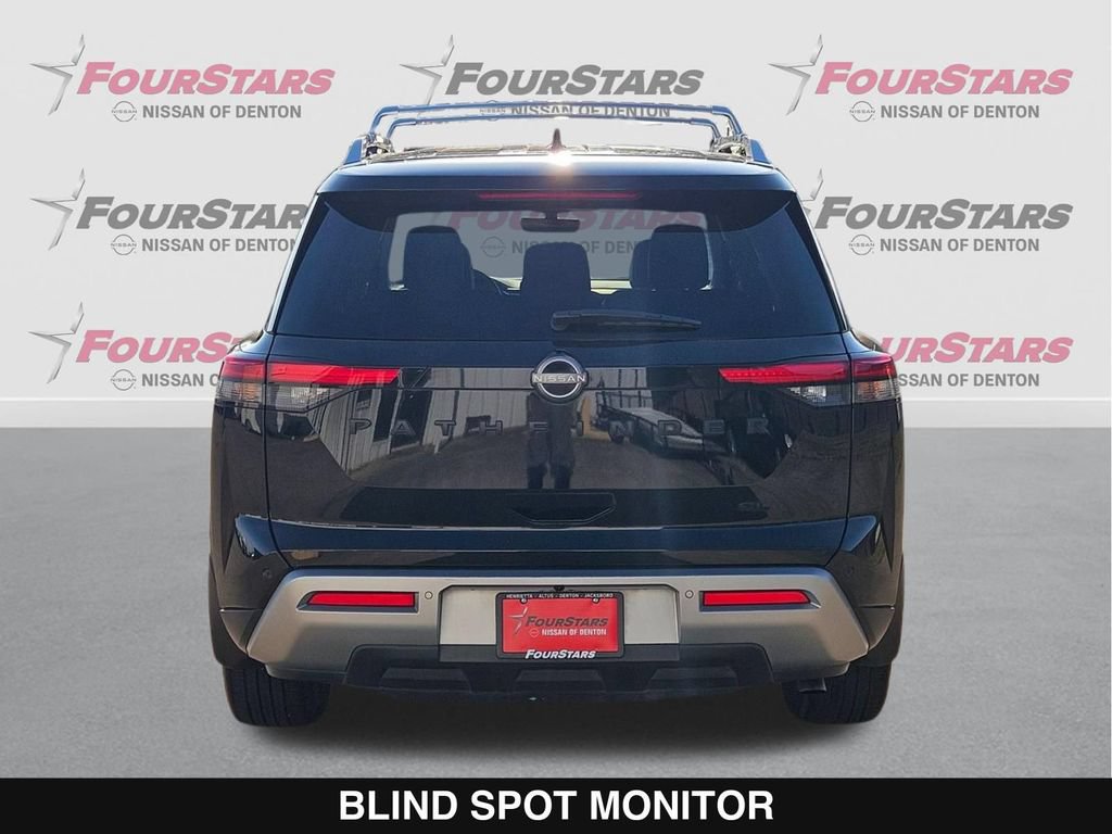 Used 2024 Nissan Pathfinder SL w/ SL Premium Package FWD image 5