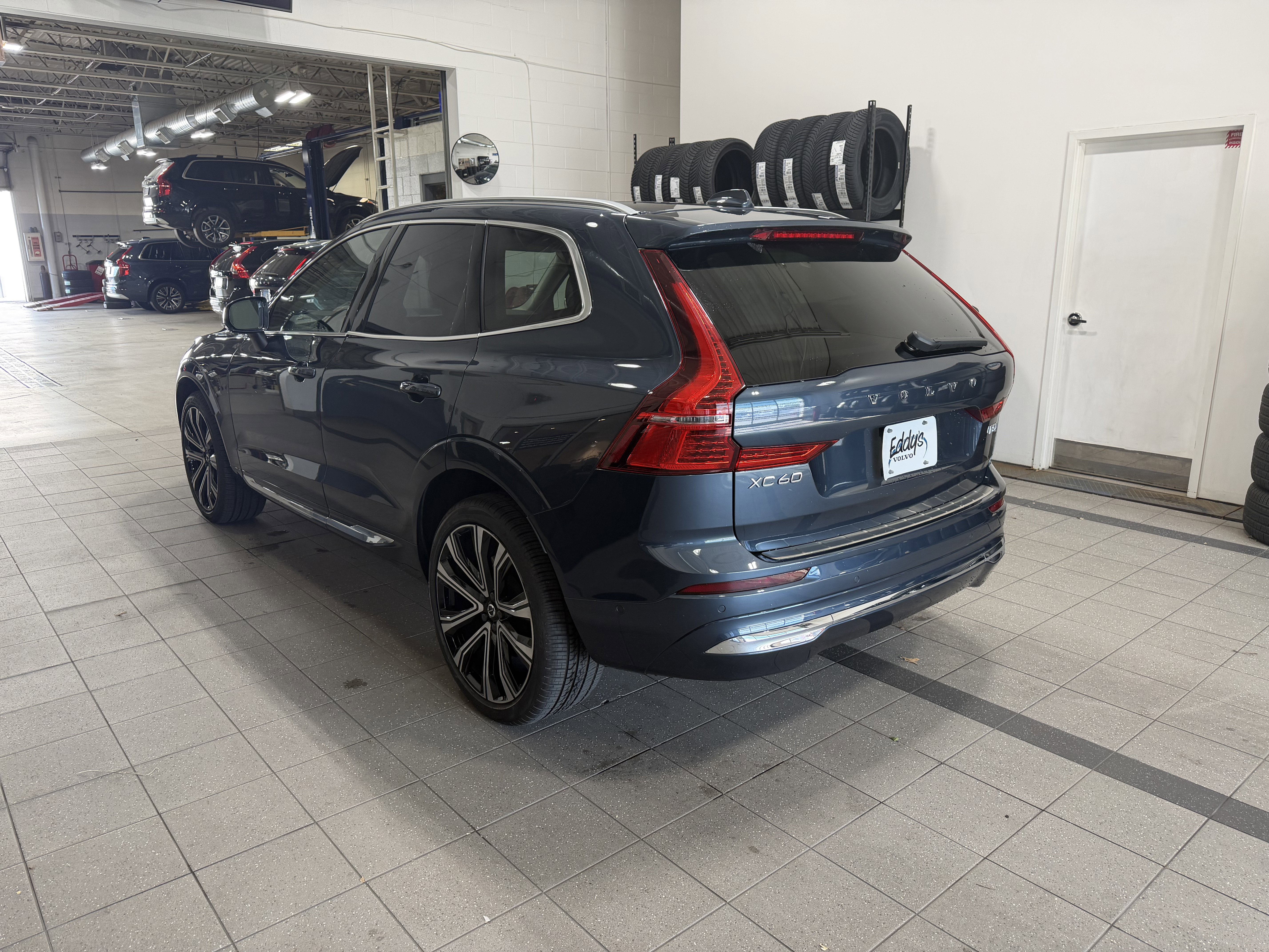 Used 2023 Volvo XC60 B5 Ultimate w/ Climate Package AWD/4WD image 6