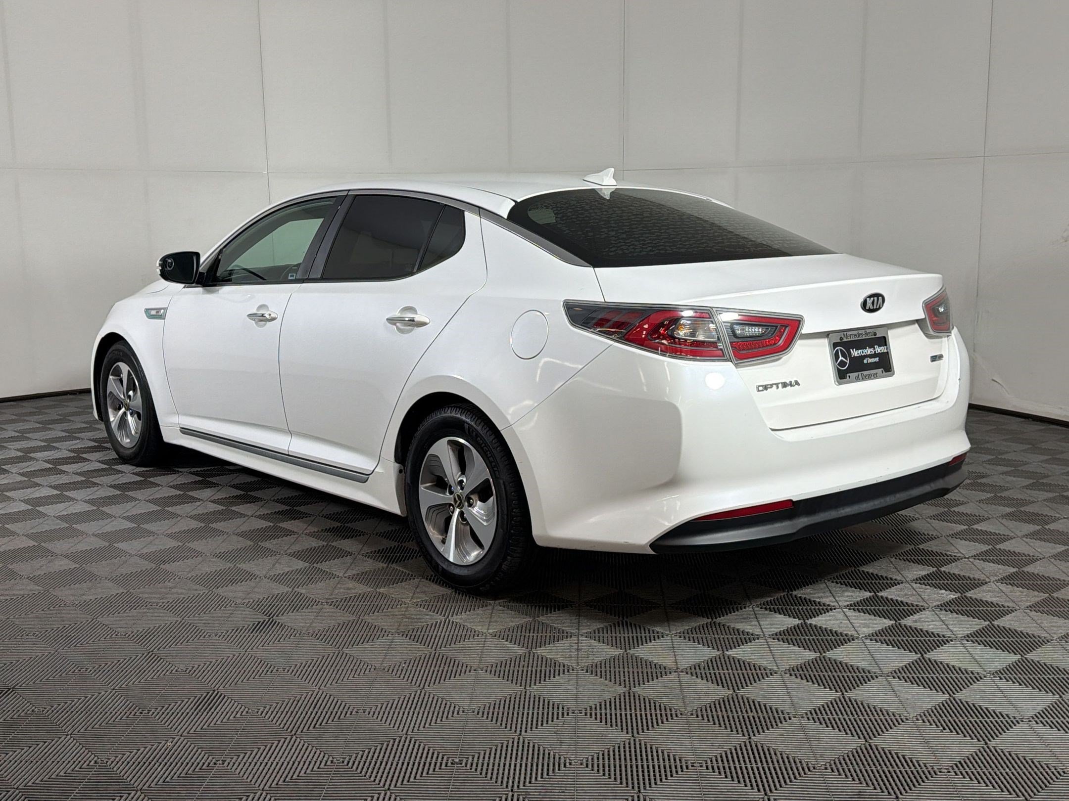 Used 2016 Kia Optima Hybrid FWD image 3