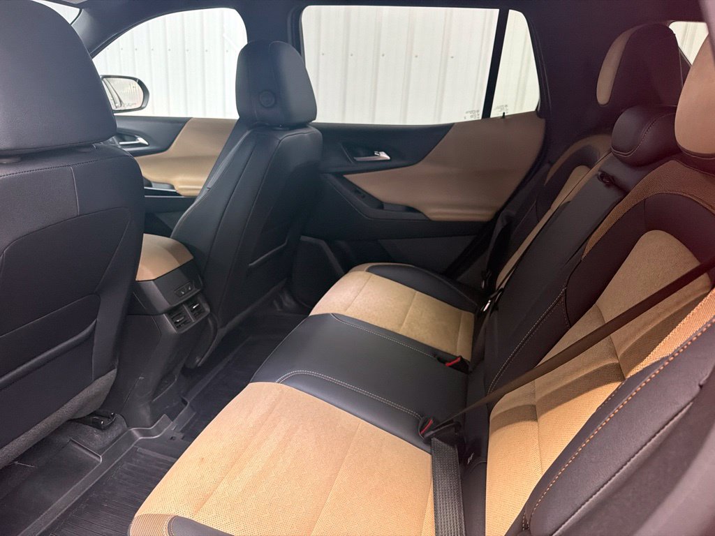 Used 2025 Chevrolet Equinox ACTIV w/ Safety and Technology Package AWD/4WD image 29