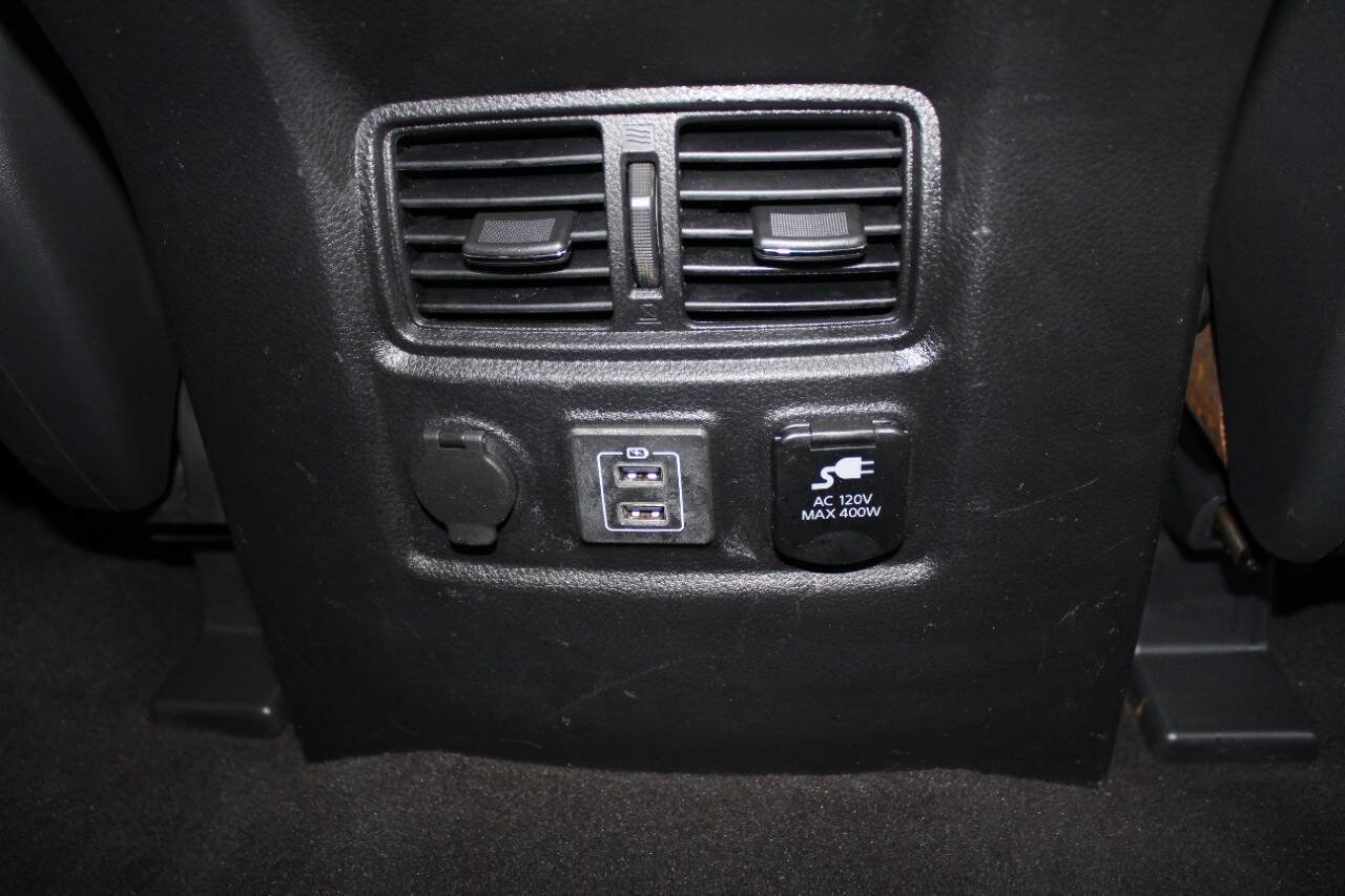 Used 2019 Nissan Titan PRO-4X image 17