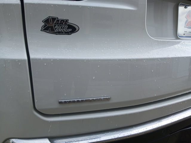 Used 2023 Jeep Wagoneer L Series II AWD/4WD image 11