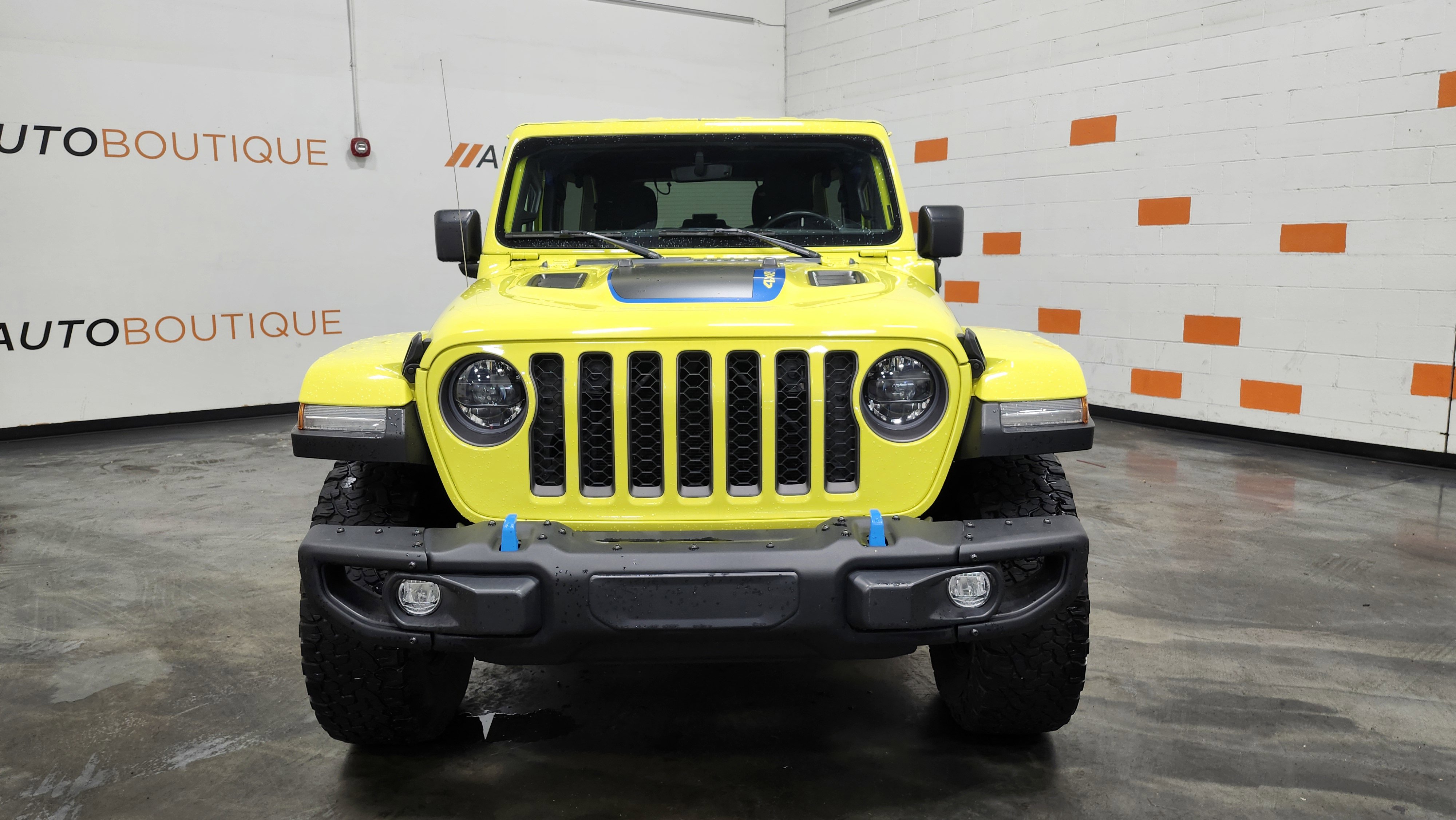 Used 2023 Jeep Wrangler Unlimited Rubicon 4xe w/ Steel Bumper Group image 15