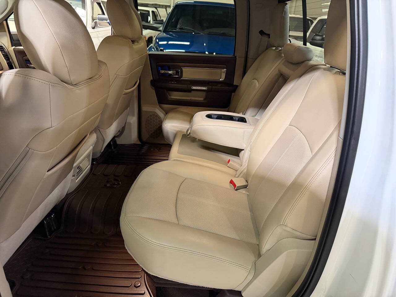 Used 2018 RAM 3500 Laramie RWD image 31