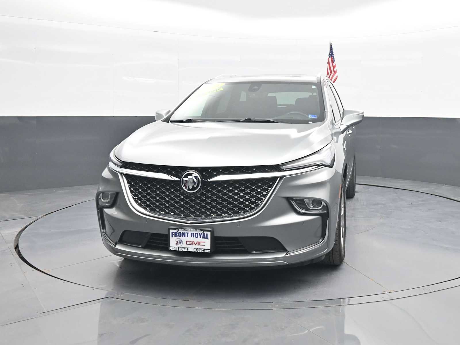 Used 2024 Buick Enclave Avenir AWD/4WD image 3