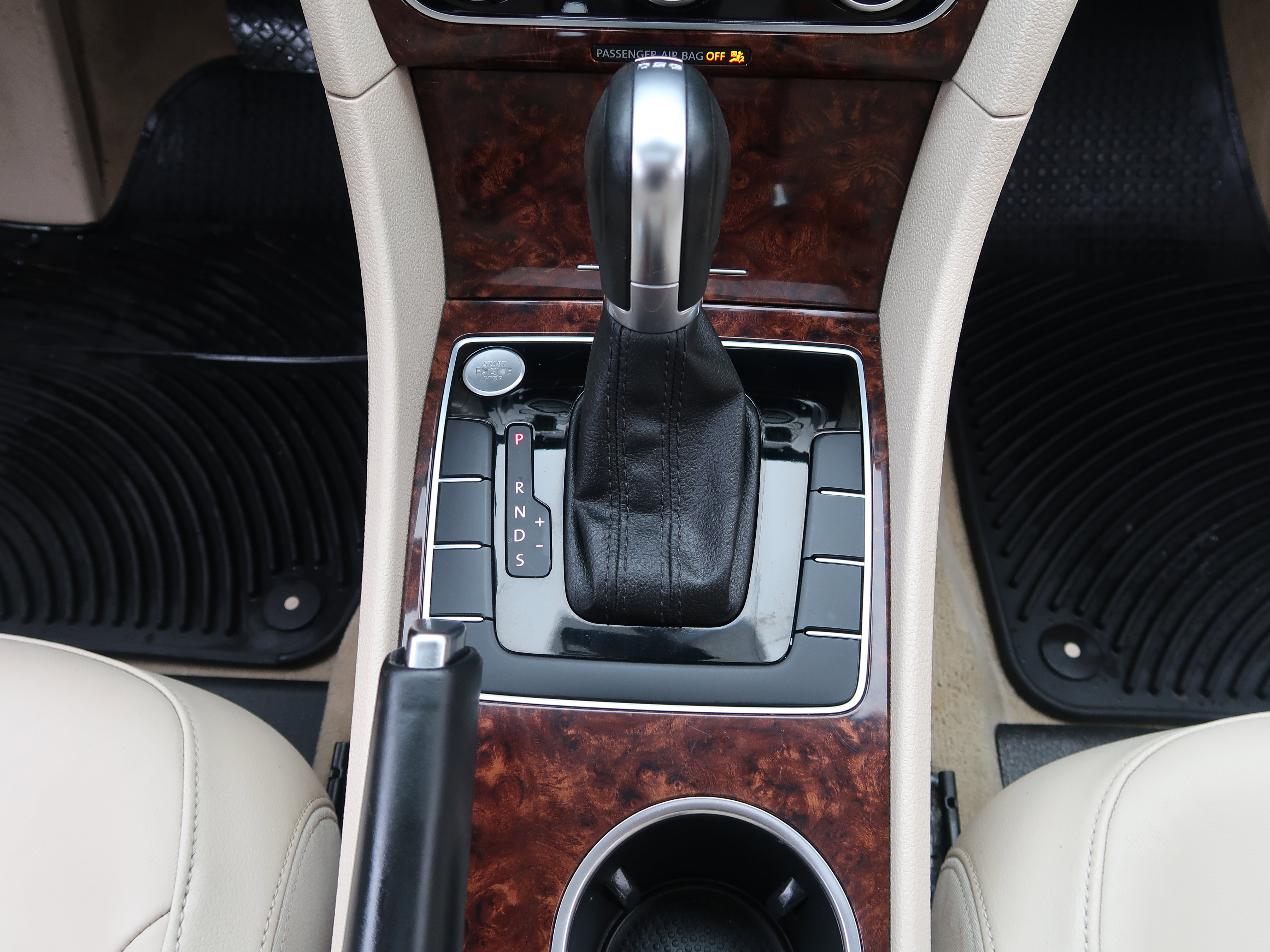 Used 2013 Volkswagen Passat TDI SEL Premium image 20