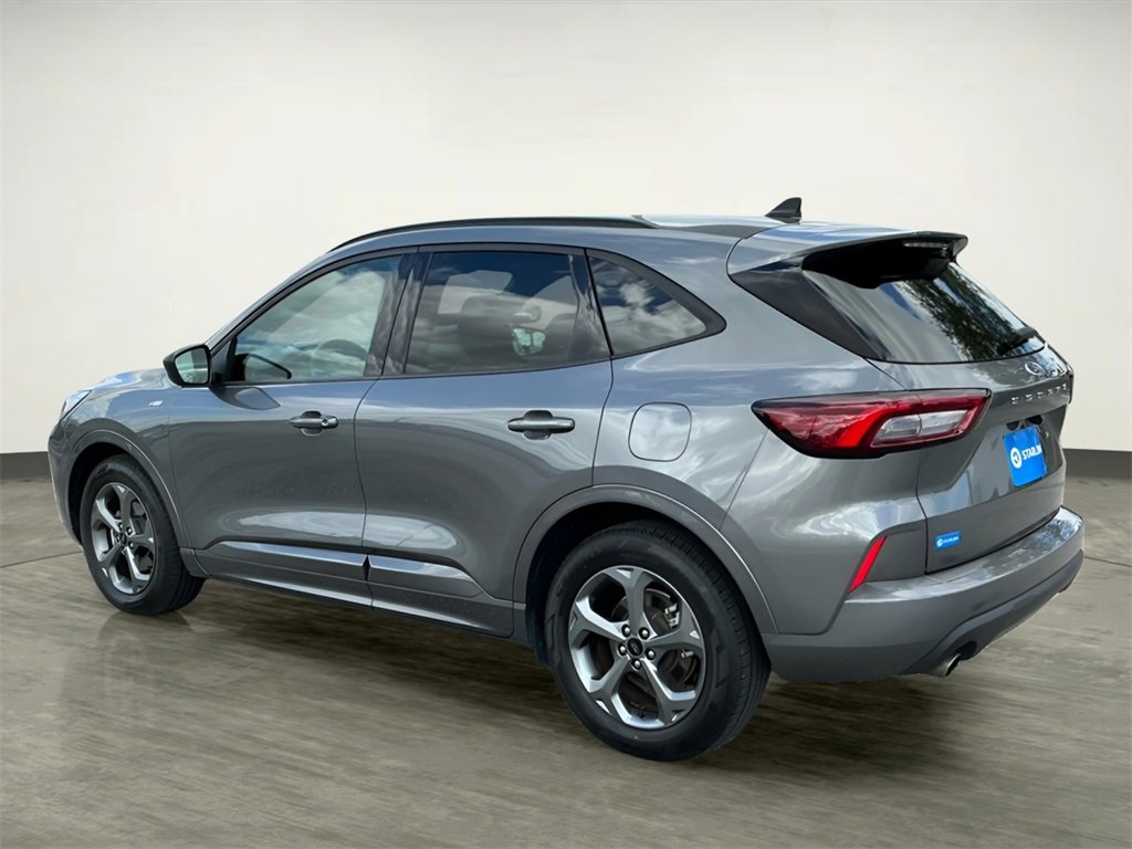 Used 2024 Ford Escape ST-Line w/ Cold Weather Package image 4