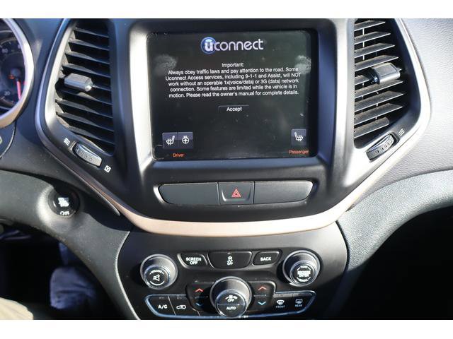 Used 2017 Jeep Cherokee Limited image 13