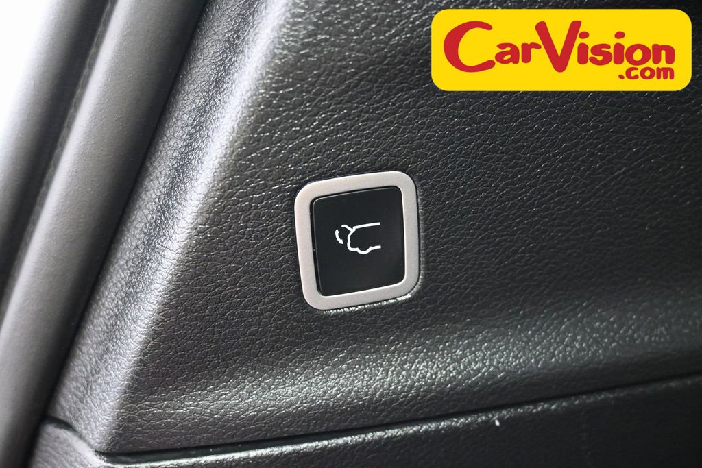 Used 2025 Chrysler Pacifica Limited image 15