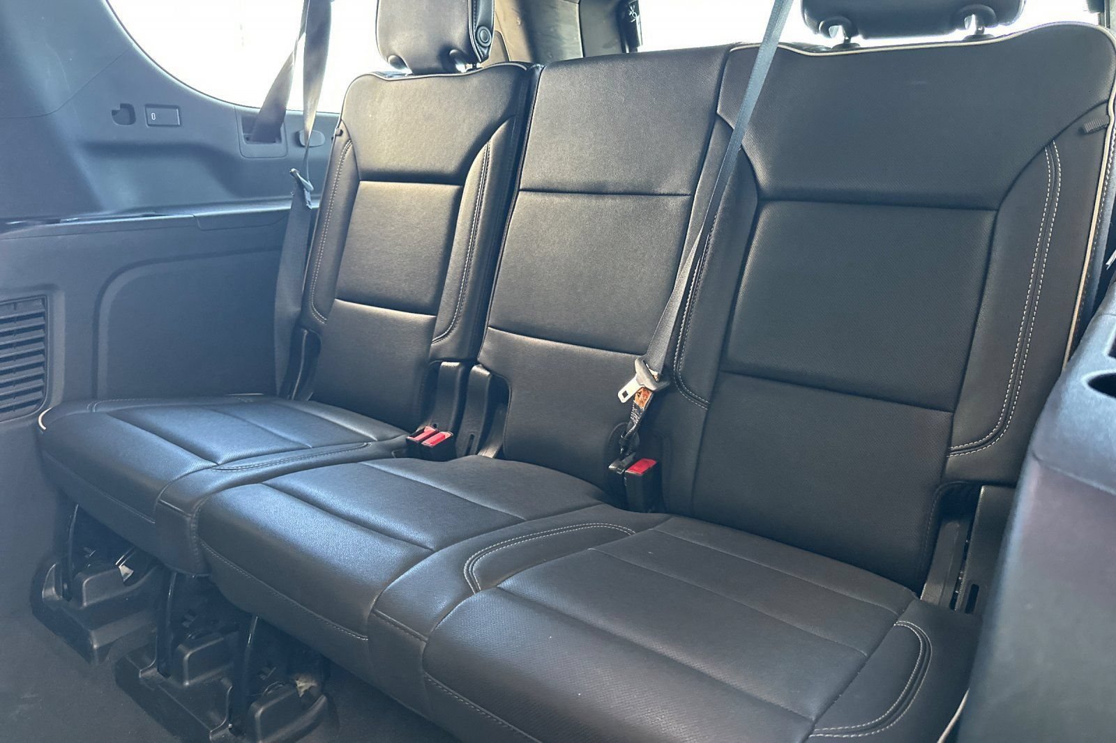 Used 2023 Chevrolet Suburban Premier AWD/4WD image 15