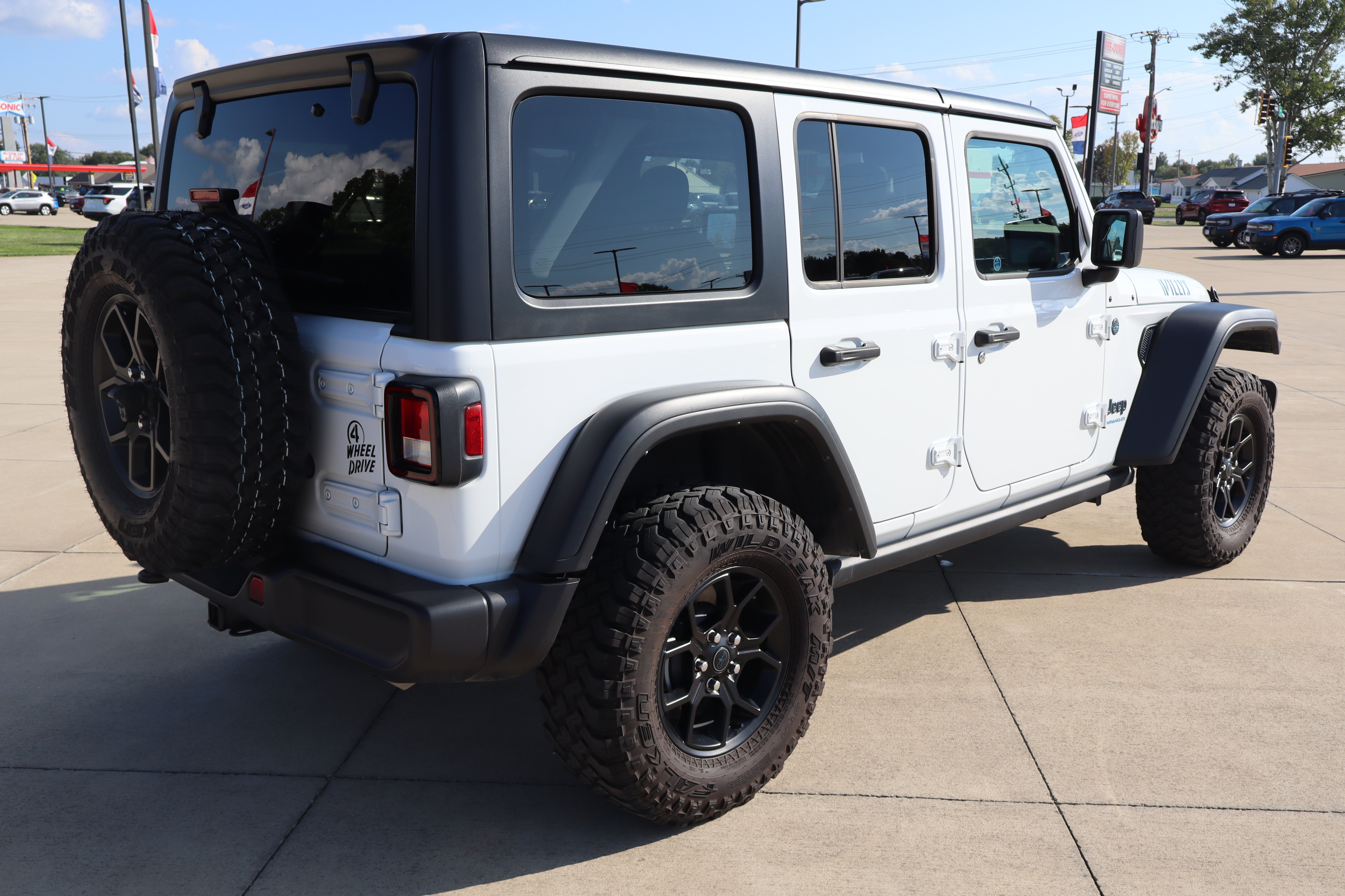 Used 2025 Jeep Wrangler Unlimited Sport S 4xe AWD/4WD image 5