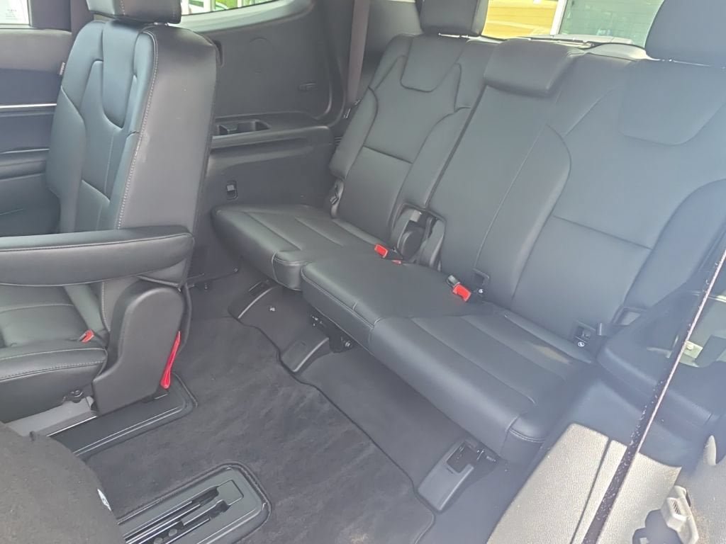 Certified 2024 Kia Telluride EX w/ EX Captain's Chair Package AWD/4WD image 22