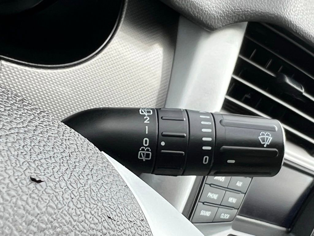 Used 2012 Ford Edge SEL FWD image 29