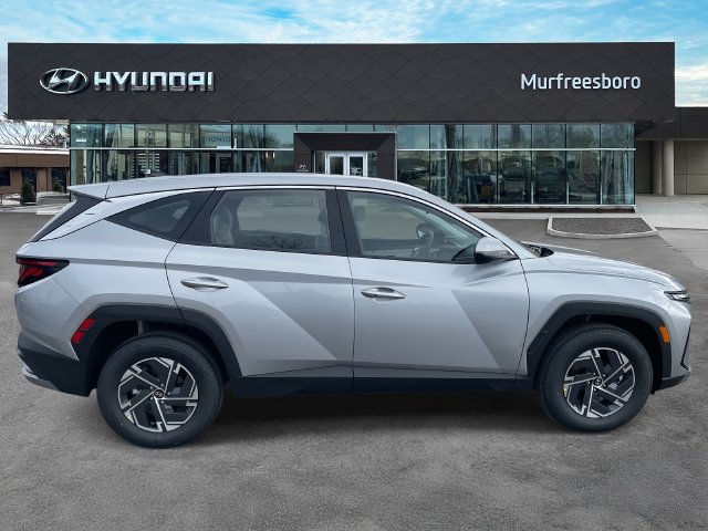 New 2026 Hyundai Tucson Blue SE w/ Tow & Go Package AWD/4WD image 6