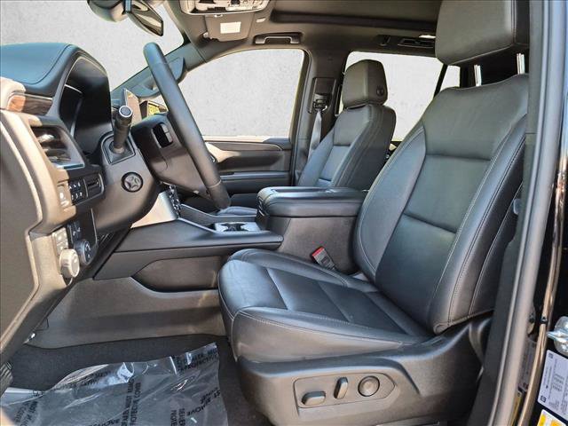 Used 2024 Chevrolet Tahoe Z71 w/ Luxury Package AWD/4WD image 17