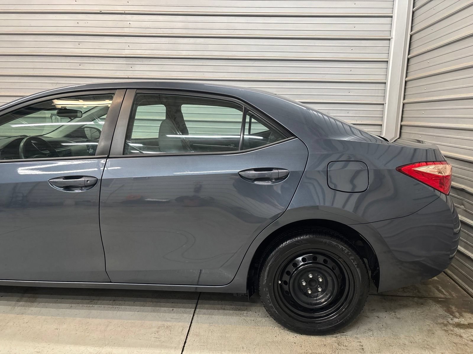 Used 2018 Toyota Corolla LE FWD image 5