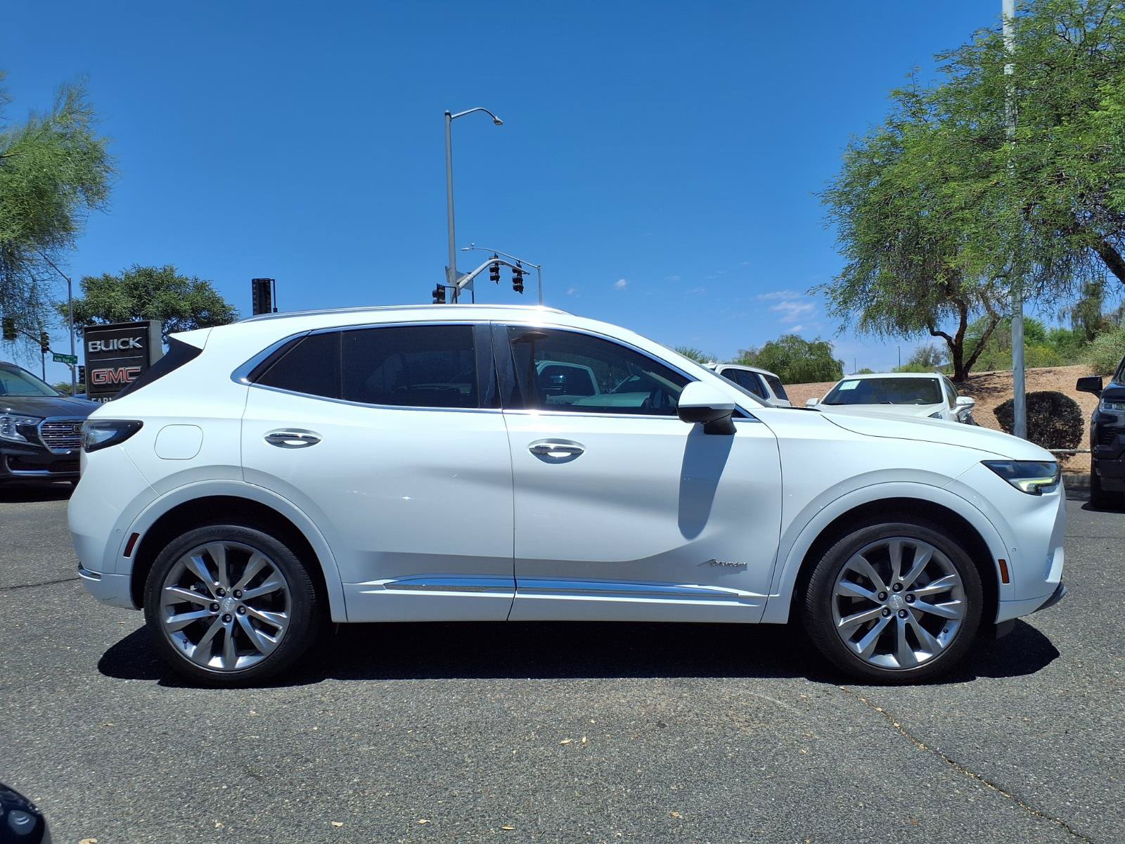 Used 2021 Buick Envision Avenir w/ Technology Package II FWD image 4