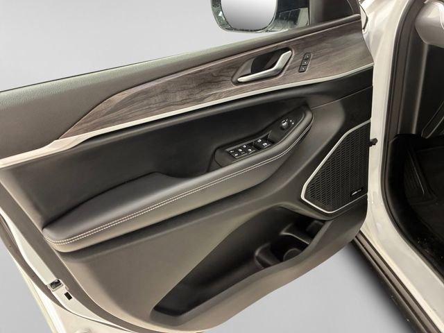 Used 2021 Jeep Grand Cherokee L Limited image 13
