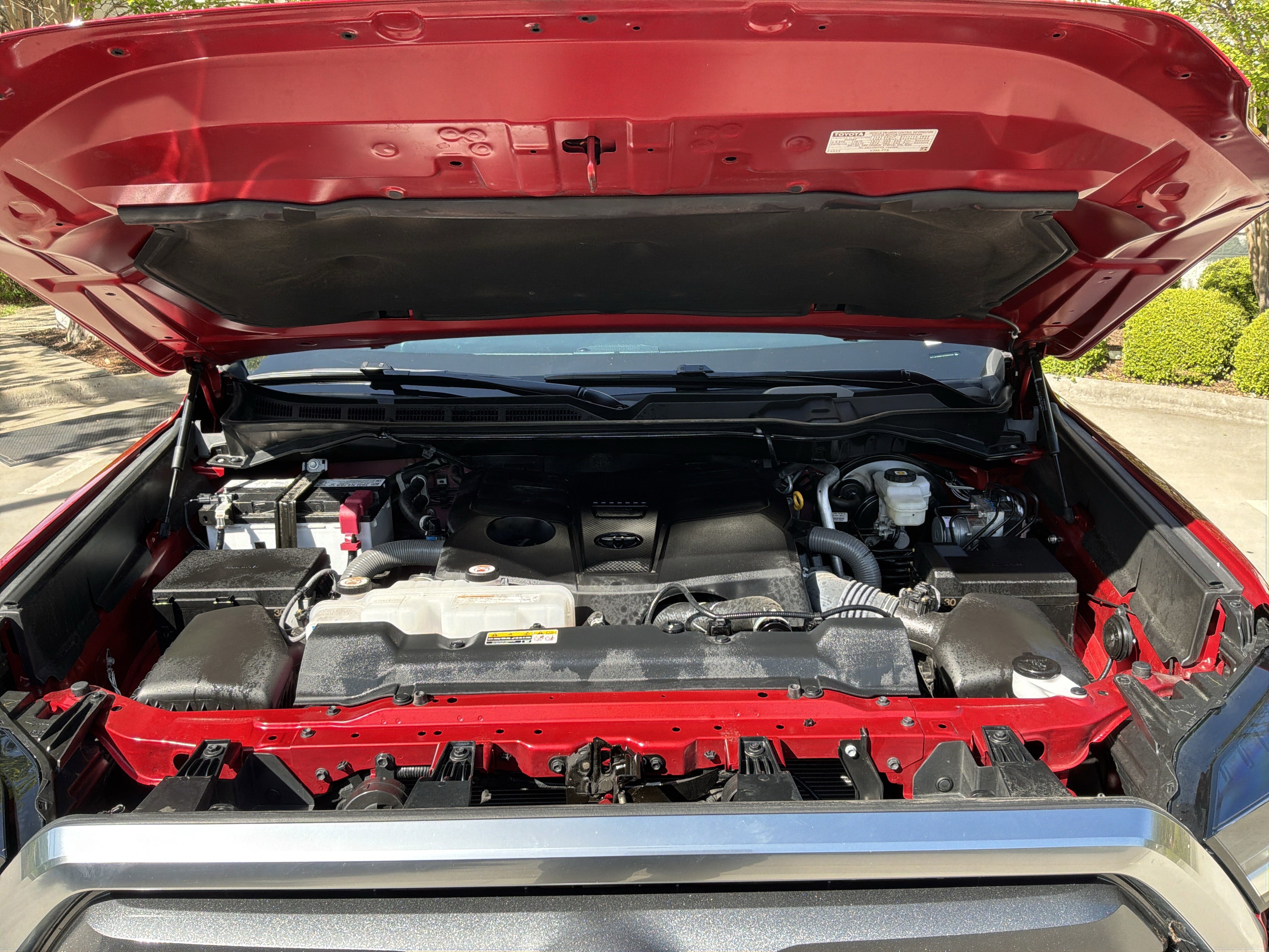 Used 2025 Toyota Tundra Limited AWD/4WD image 33