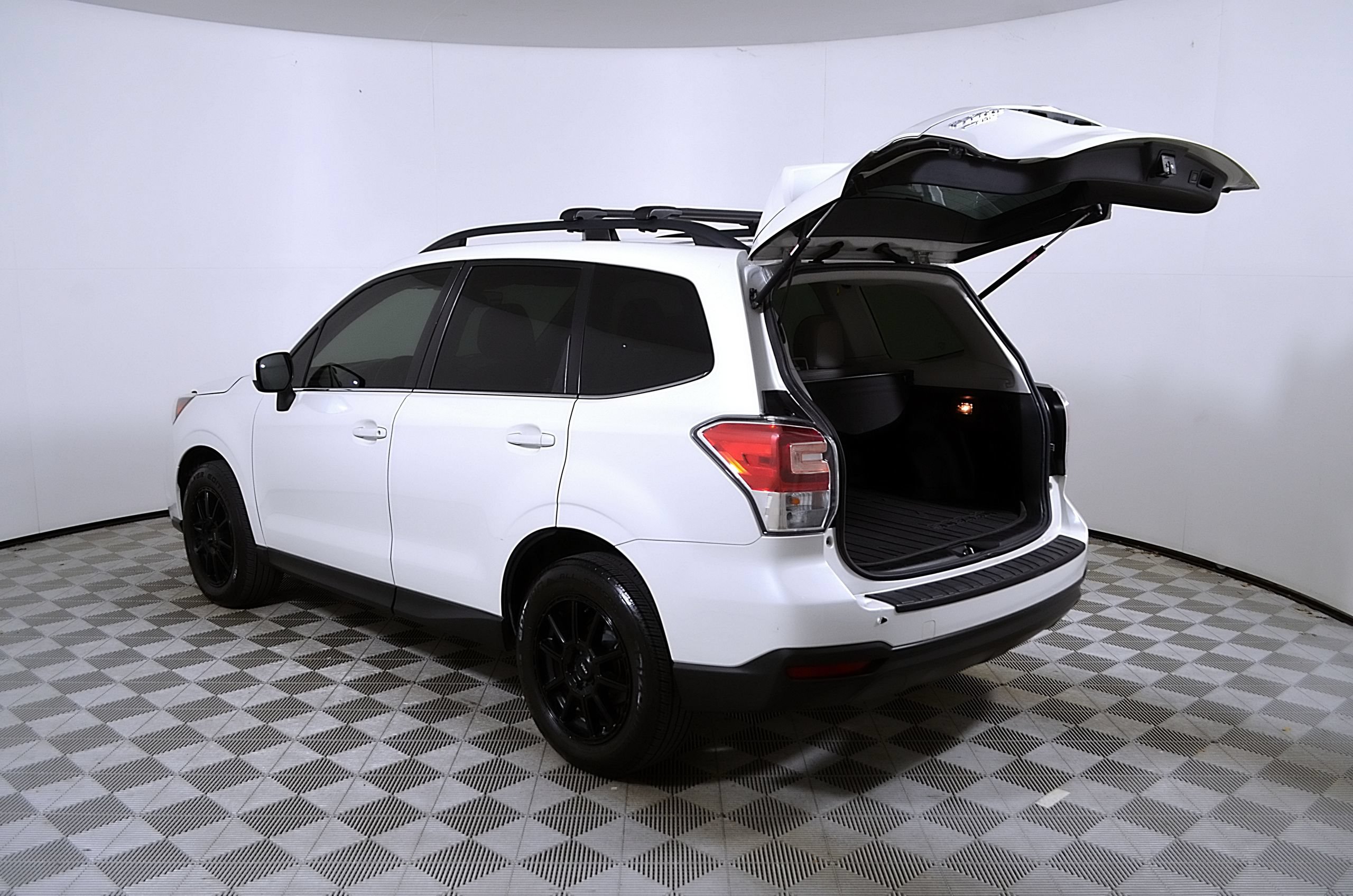 Used 2018 Subaru Forester 2.5i Limited w/ Popular Package #3B AWD/4WD image 10