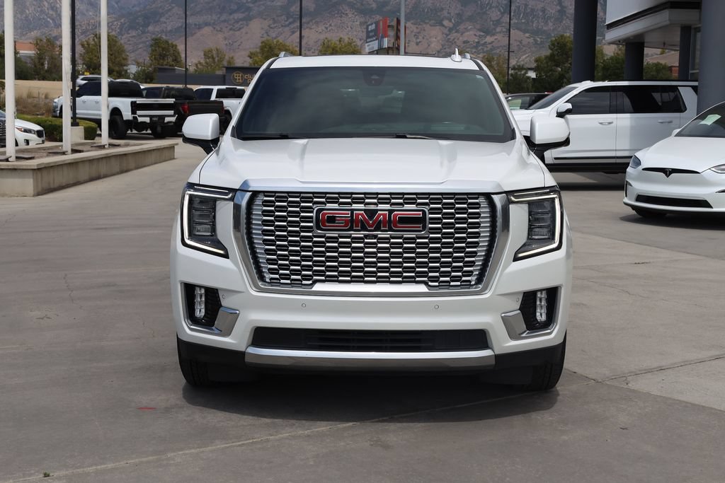 Used 2022 GMC Yukon Denali w/ Denali Ultimate Package AWD/4WD image 9