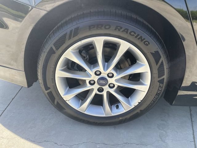 Used 2017 Ford Fusion SE w/ Fusion SE Technology Package FWD image 32