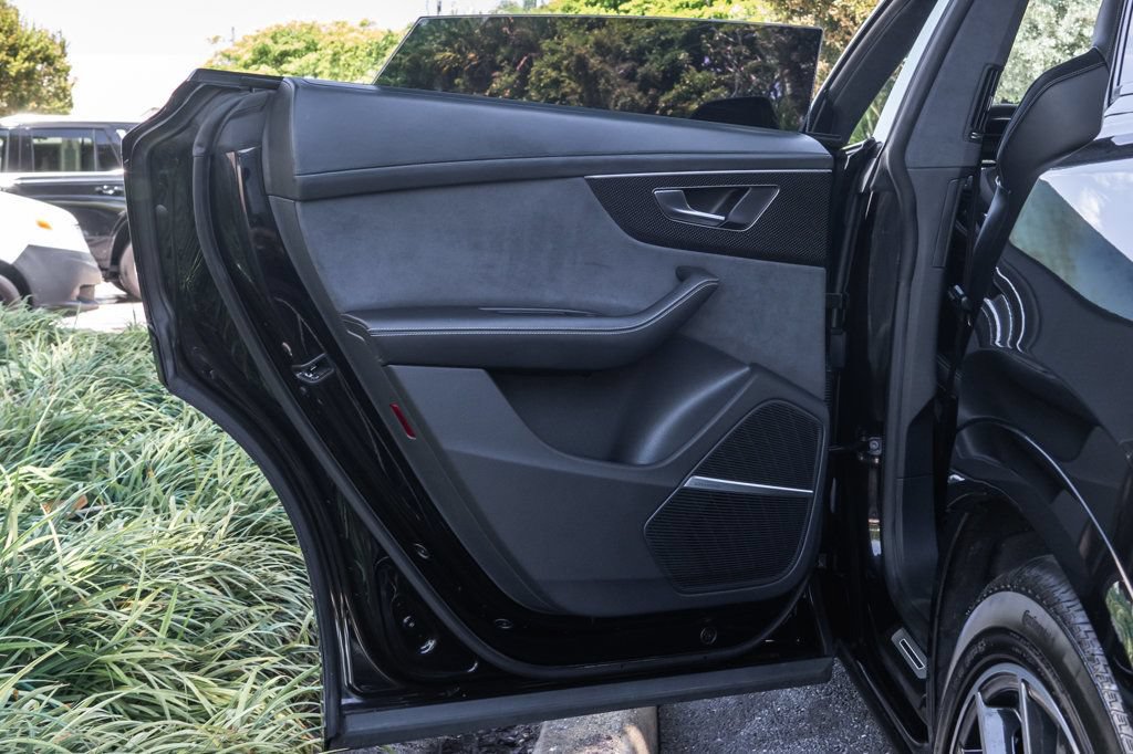 Used 2023 Audi SQ8 Prestige AWD/4WD image 32