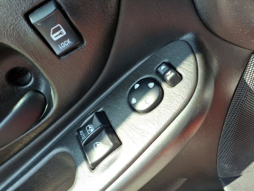 Used 2004 Chevrolet Monte Carlo SS w/ Preferred Equipment Group FWD image 17