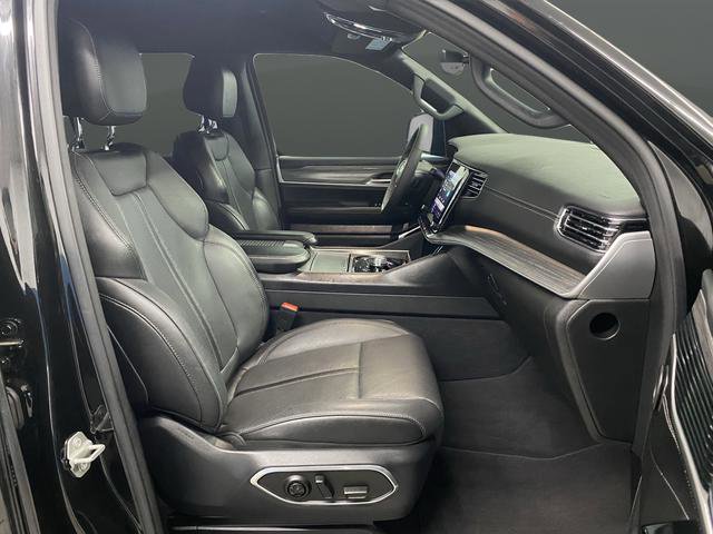 Used 2023 Jeep Wagoneer L Series III w/ Preferred Equipment Group image 35