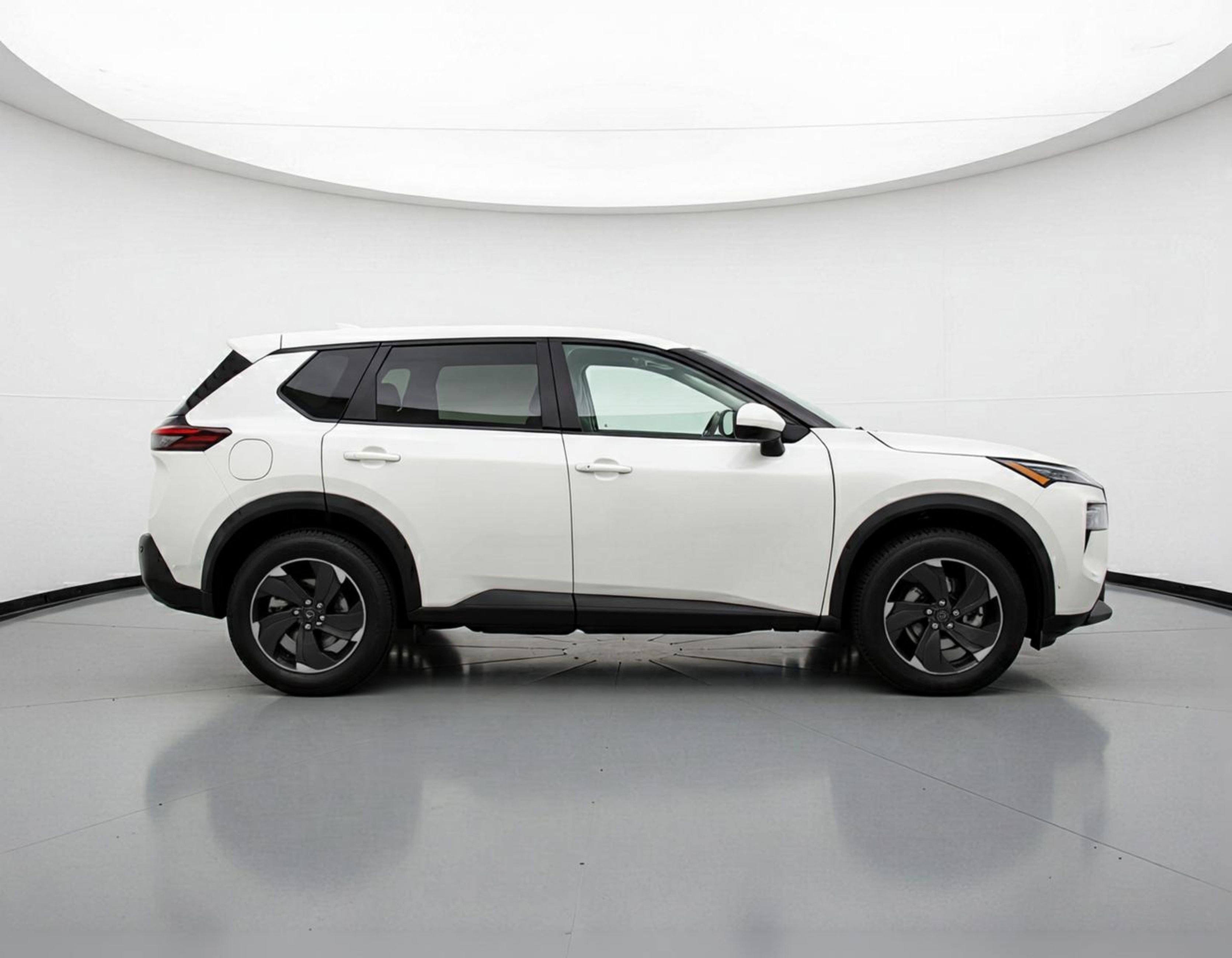 Used 2025 Nissan Rogue SV image 11