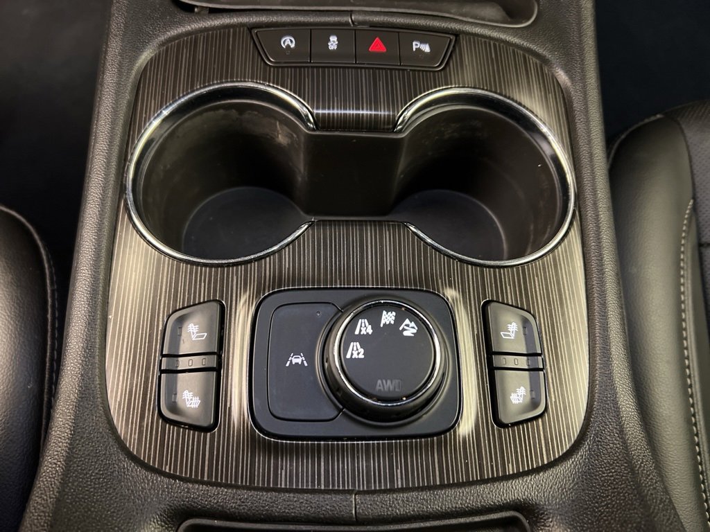 Used 2021 GMC Acadia SLT w/ Elevation Edition image 15