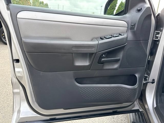 Used 2004 Mercury Mountaineer AWD image 23