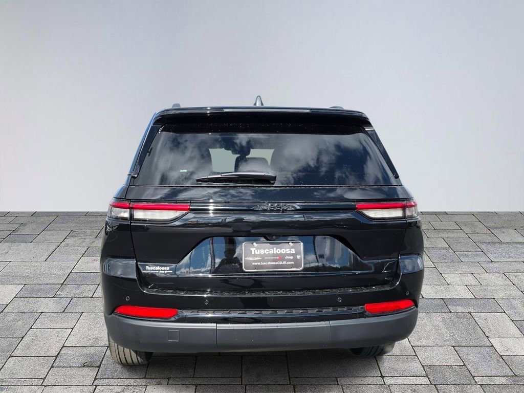 Certified 2025 Jeep Grand Cherokee Altitude image 6