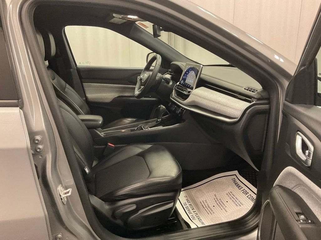Used 2023 Jeep Compass Latitude w/ Convenience Group AWD/4WD image 30