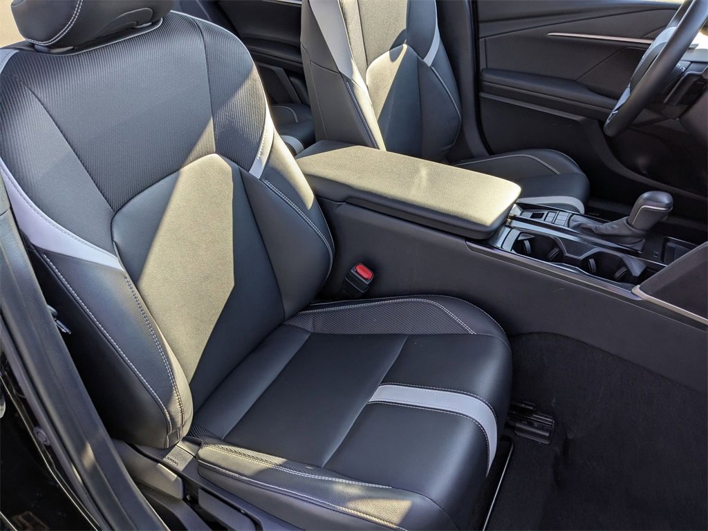 Used 2025 Toyota Camry SE image 37