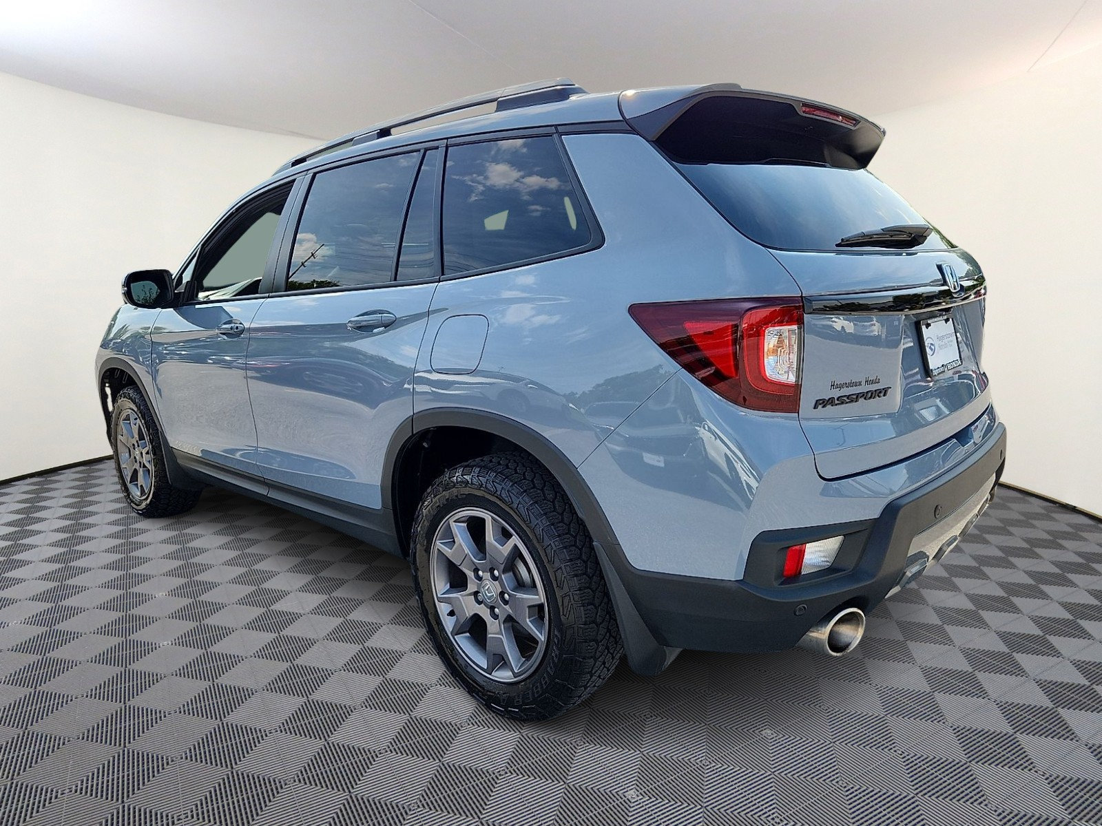 Used 2024 Honda Passport TrailSport image 4