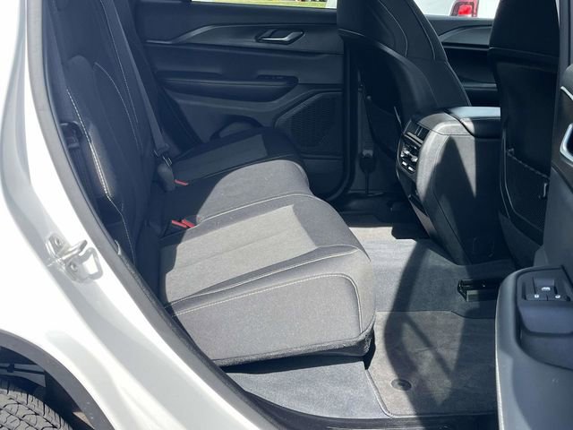 Used 2023 Jeep Grand Cherokee Laredo image 21