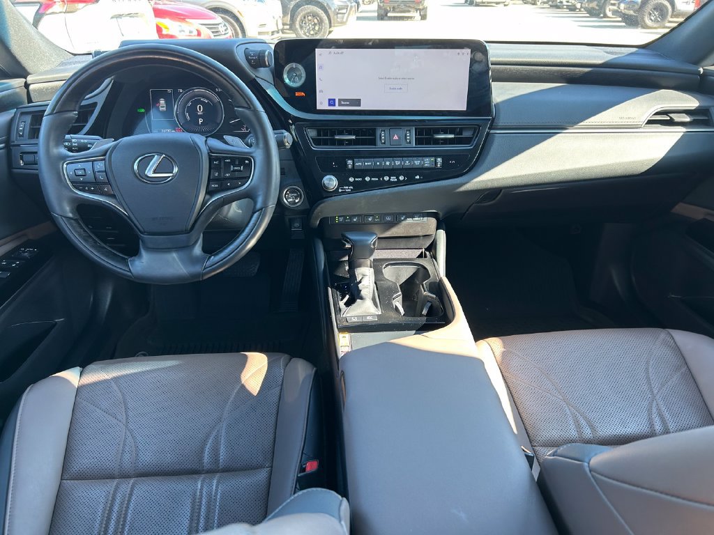 Used 2024 Lexus ES 300h w/ Technology Package FWD image 16