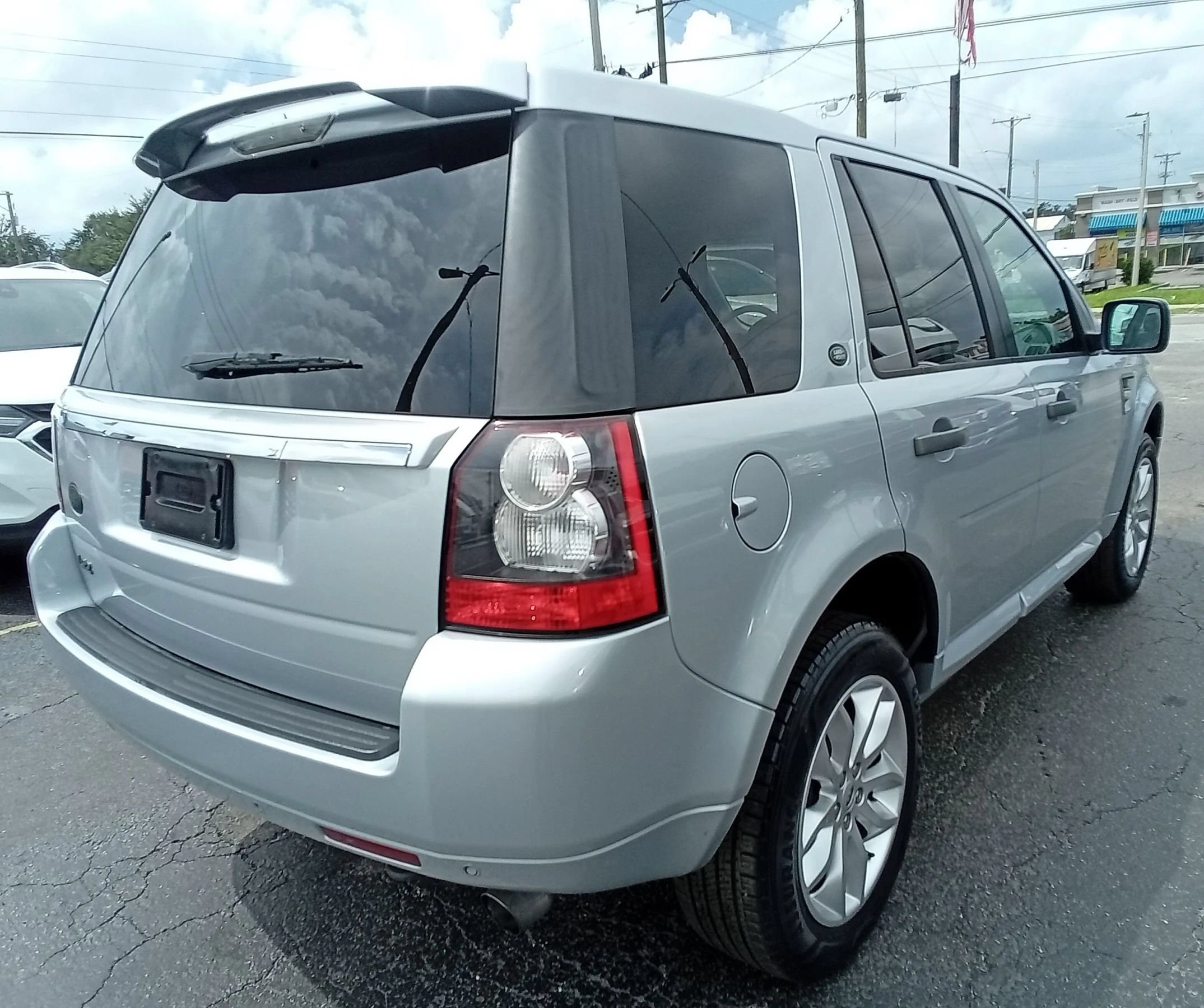 Used 2011 Land Rover LR2 HSE AWD/4WD image 5
